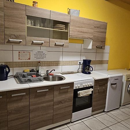 Monteurzimmer Und Pension - Ampfurth ออสแชร์สเลเบน ภายนอก รูปภาพ