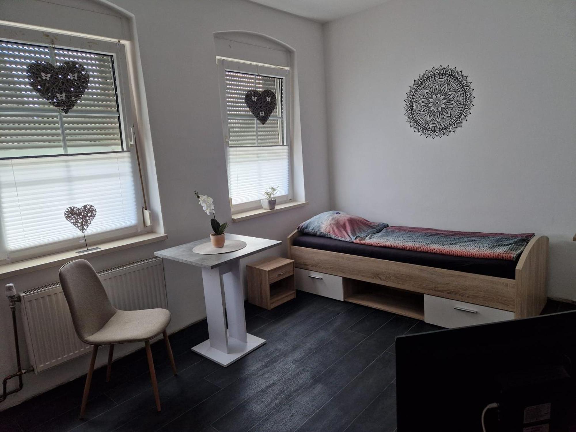 Monteurzimmer Und Pension - Ampfurth ออสแชร์สเลเบน ภายนอก รูปภาพ