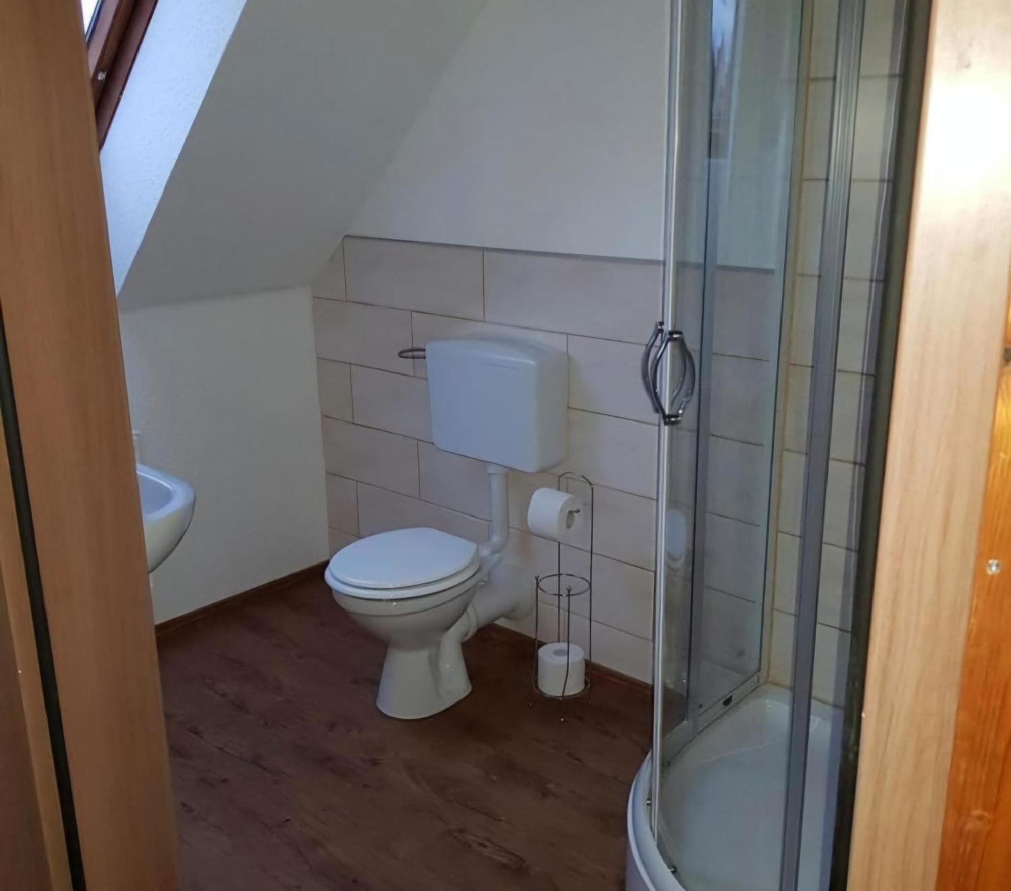 Monteurzimmer Und Pension - Ampfurth ออสแชร์สเลเบน ภายนอก รูปภาพ