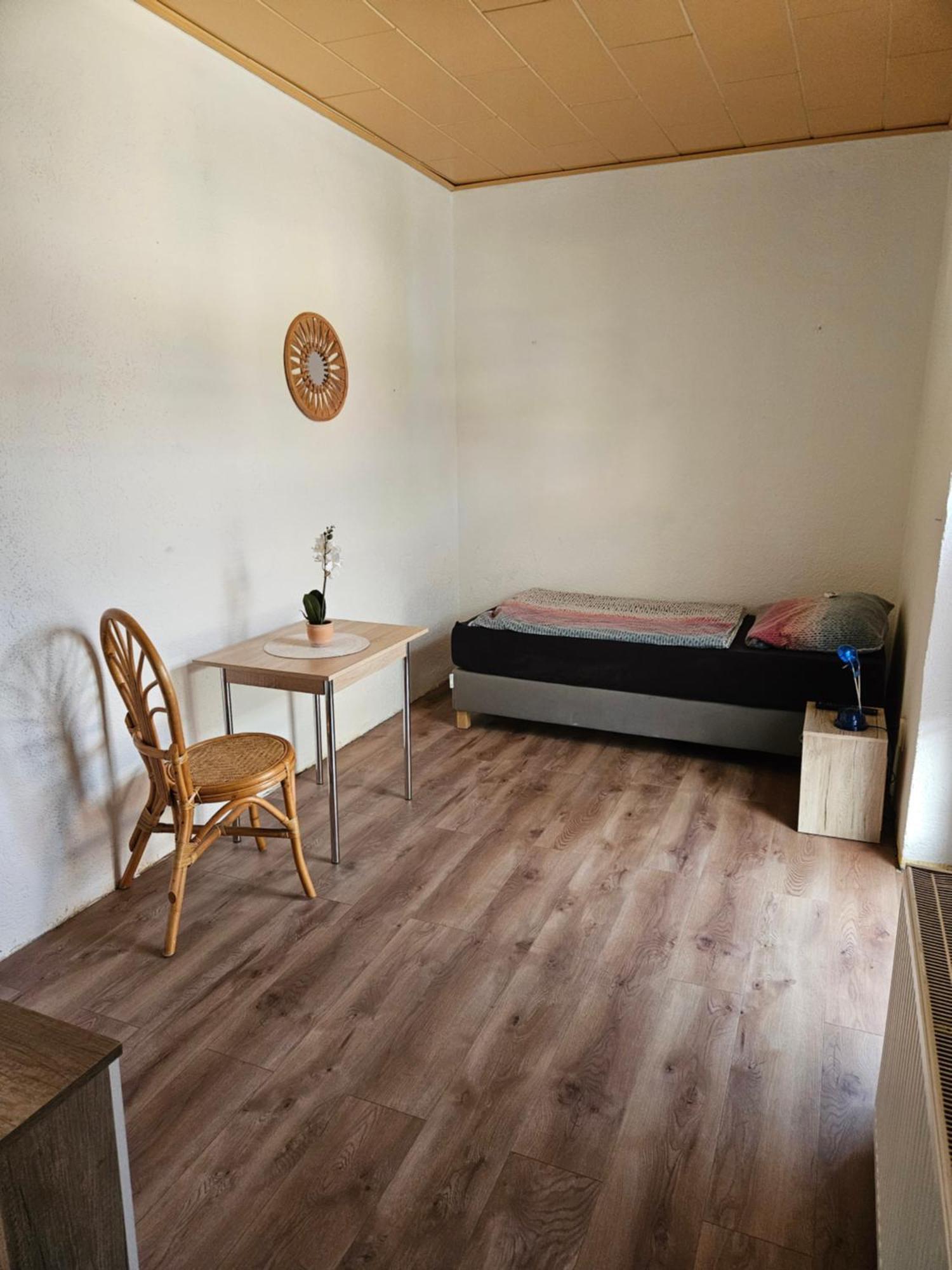 Monteurzimmer Und Pension - Ampfurth ออสแชร์สเลเบน ภายนอก รูปภาพ
